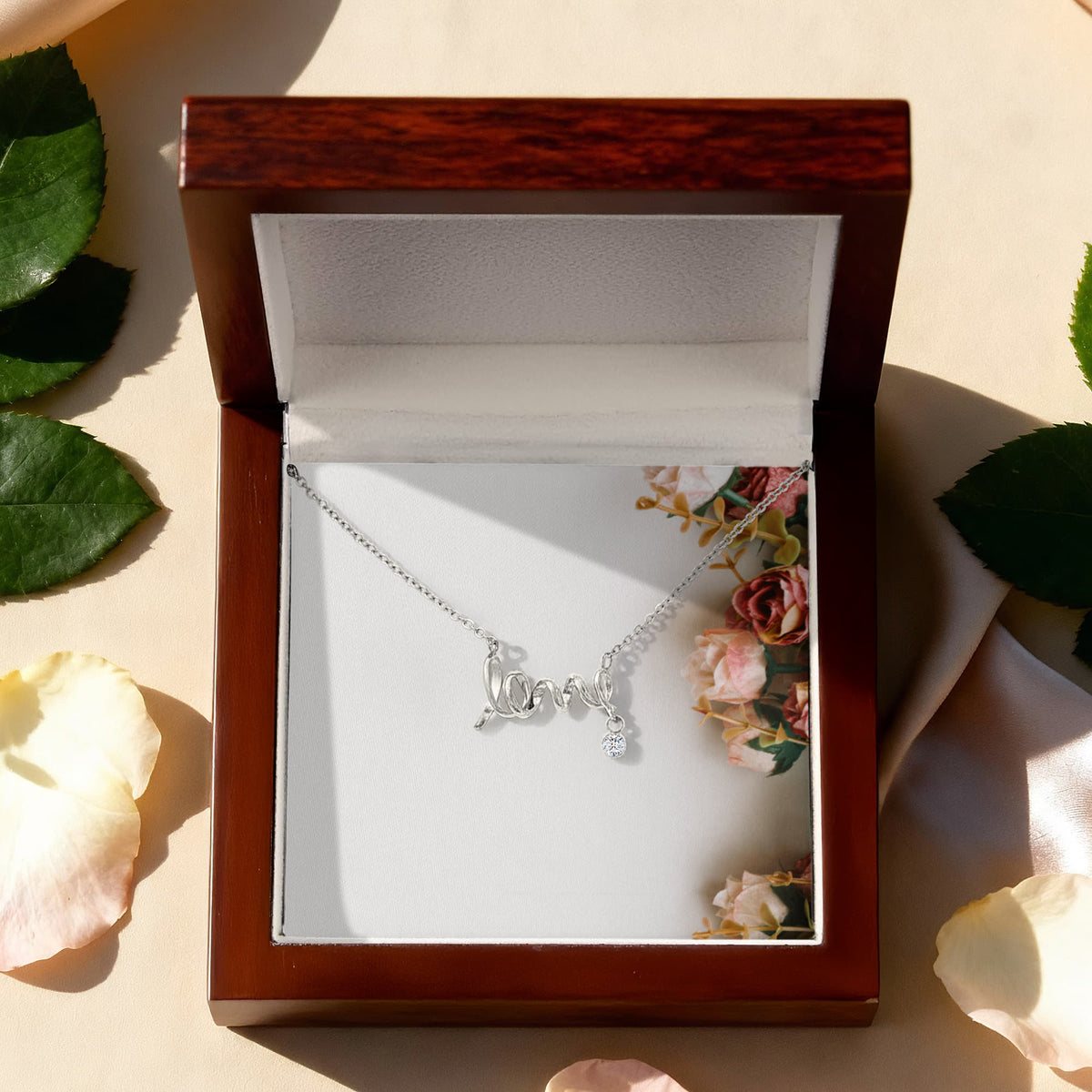 Collana con Scritta Love in Corsivo Elegante | Regalo Romantico per Lei